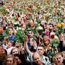 25 July: 150.000 gathers around the Town Hall Square with roses in memory of the victims  (Photo: Erlend Aas / Scanpix)